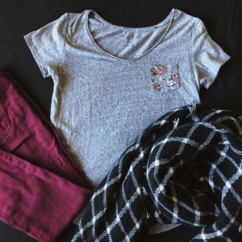 Aeropostale V-neck T-shirt